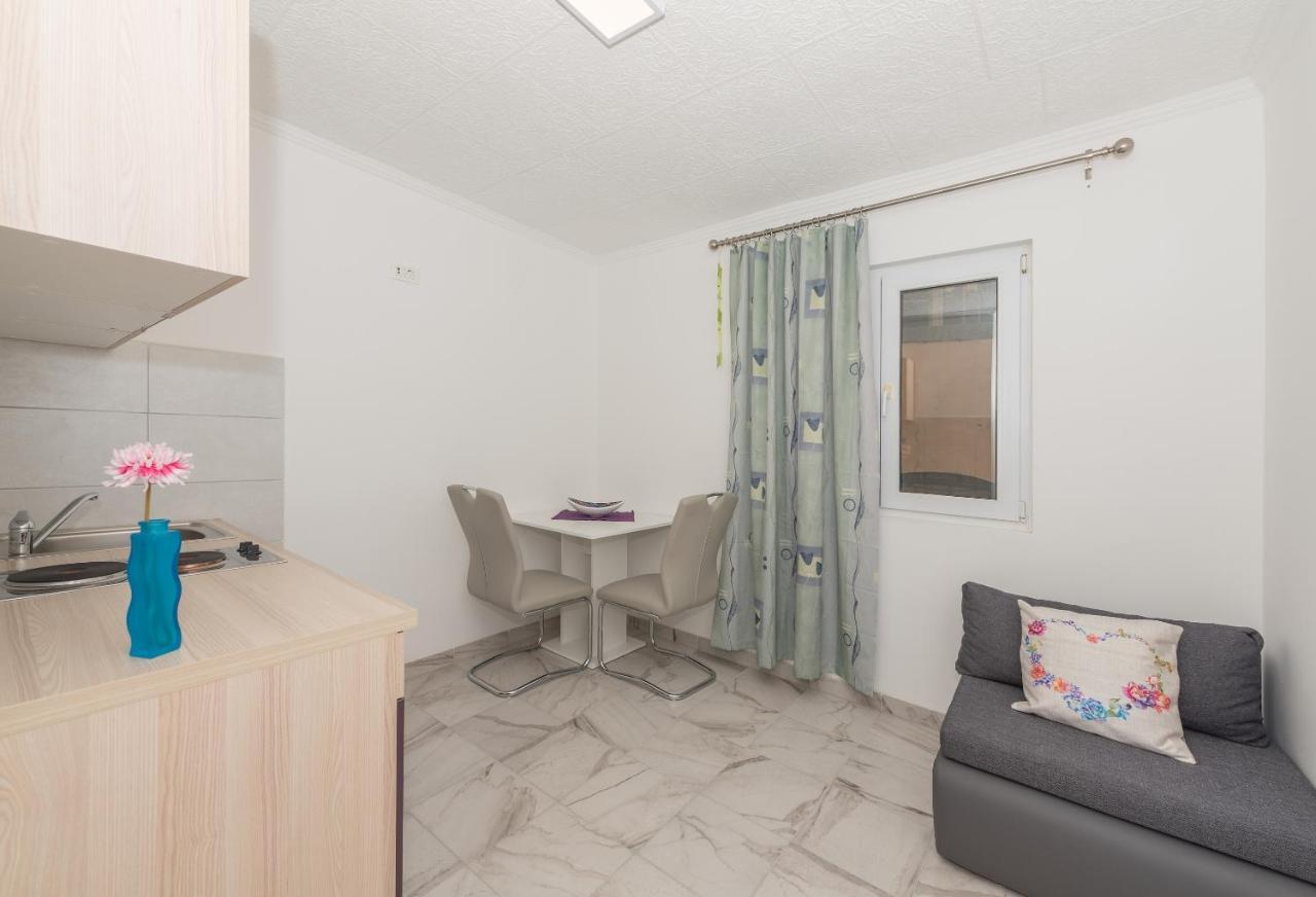 Apartments Calla Makarska Esterno foto