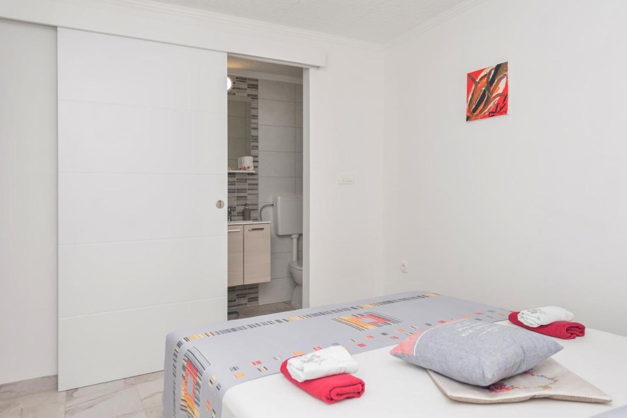 Apartments Calla Makarska Esterno foto